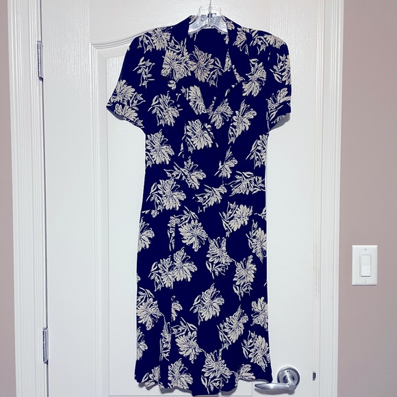 Dkny Dresses & Skirts - Vintage DKNY Rayon Floral Print Dress in Darkest Navy